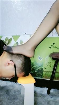 女主桃子 黑丝玉足恋足狂舔 JS250505-5_HD绳艺资源