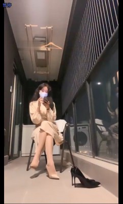 【禾未s】Tj-阳台玩狗 狠拧狗耳朵 bf8644_HD绳艺资源