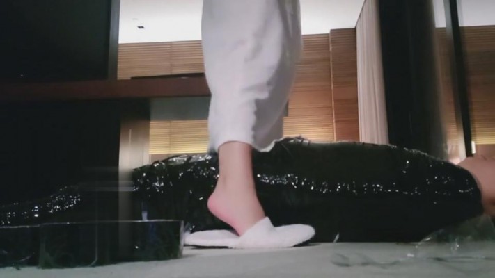 【维妮】萝莉主木乃伊绳艺技巧恋足狗 bf4496_HD绳艺资源