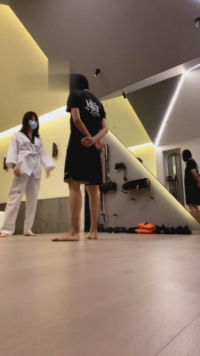 【上海糖糖老师】跆拳道学员高难度挑战踢踹 bf2036_HD绳艺资源