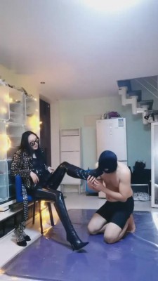 【叶子天津】皮裤皮靴深夜虐狗 bf2858_HD绳艺资源
