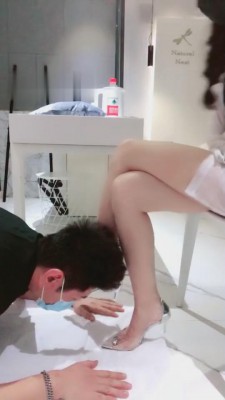 【江门小鱼姐姐】高跟裸足全体重踩踏跺 G-210805-28_HD绳艺资源