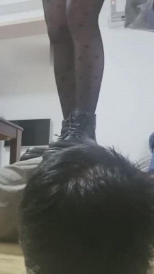 【小妈咪】喂食+踩踏+恋足+深喉 bf16295_HD绳艺资源