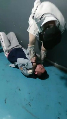 图片[2]_【丫丫】长靴楼道虐狂 bf20158_HD绳艺资源