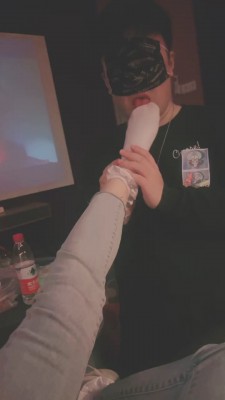 【桃子老师】私人影院恋足调 bf20302_HD绳艺资源