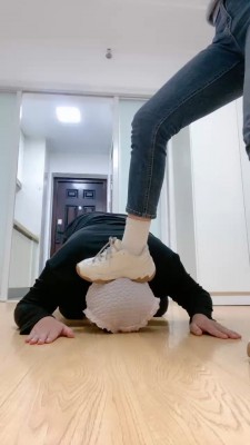 【小布丁S】小白鞋白棉袜踩踏虐打 bf23918_HD绳艺资源