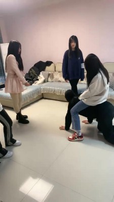 【精神小妹】耳光鞋底抽打/全体重踩踏 bf23839_HD绳艺资源