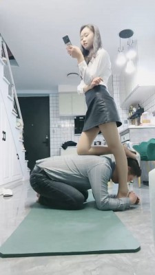【超级女M】Baby爆皮臭汗脚折磨超级女M