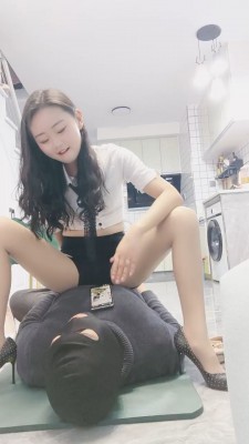 【超级女M】Baby爆皮臭汗脚折磨超级女M