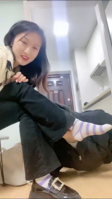 【小布丁】夜跑后原味脚羞辱/圣水/全体重踩 bf24353_HD绳艺资源
