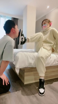 【晨希】AJ小姐姐调狗舔鞋闻脚 bf24322_HD绳艺资源
