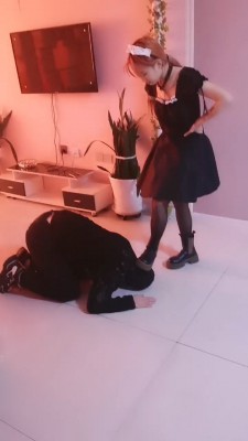 韩国女S踢裆中国男M YC-220219-2