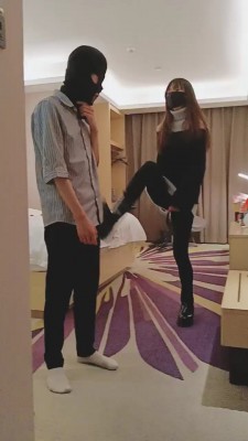 【美娜格格】剧情-暴打工作人员【完整版】 bf24504_HD绳艺资源