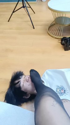 【兔粉粉】长靴与裸足 YC-220224