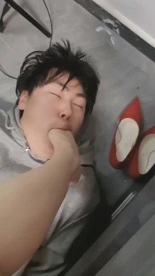 【彼岸花】玉足深喉，舔食美脚 YC-220301-5