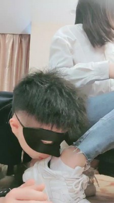 【妮蔻】小白鞋棉袜裸足羞辱贱狗 bf24913_HD绳艺资源