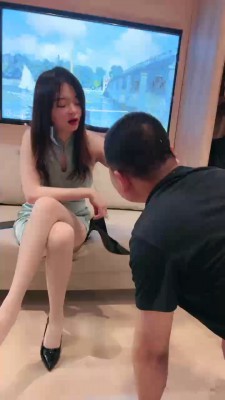 【彼岸花】情侣羞辱追求者舔鞋当狗 YC-210714-2