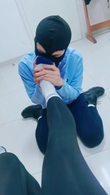 【彼岸花】小白鞋暴踹狗脸，舔脏鞋底 YC-210805-7