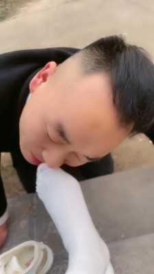 【婉慈Icon】初九裙子棉袜坐脸专辑 TTTIO-220313