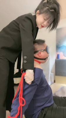 【子怡工作室】三女主全体重爆踩瘦毯子 YC-211005-4