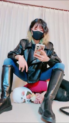【子怡】双S床上踩脸强迫闻脚 YC-210620-5