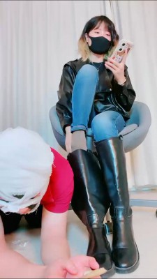 【子怡】双S床上踩脸强迫闻脚 YC-210620-5