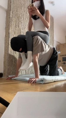 【香菜S】白袜学生主骑马/裸足踩踏 bf25198_HD绳艺资源