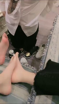 图片[4]_【艺术训练视频】【安琪】母畜-舔闻双素人美女脏鞋臭袜骑马【三视角完整版】 bf25565_HD绳艺资源