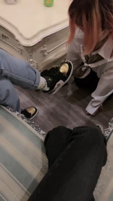 图片[7]_【艺术训练视频】【安琪】母畜-舔闻双素人美女脏鞋臭袜骑马【三视角完整版】 bf25565_HD绳艺资源