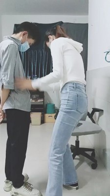【美娜格格】帆布鞋白袜裸足欺负小奶狗 bf25548_HD绳艺资源
