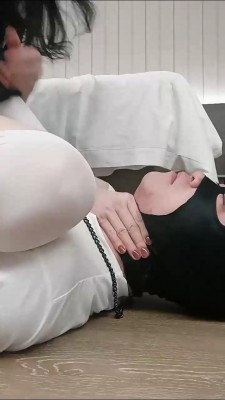 【艾丝女主】艾丝女王居家系列带新人女王调教家奴 G-1558