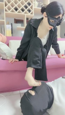【艾丝女主】艾丝女王居家系列带新人女王调教家奴 G-1558