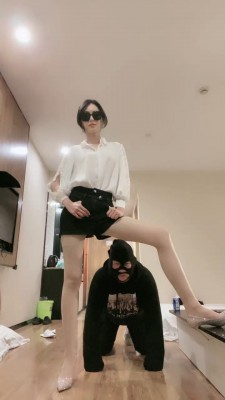 【猫猫大人】和姐姐一起在毯子身上狂跳300下 YC-220319-4