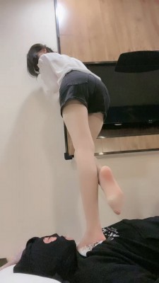 【猫猫大人】双S羞辱舔鞋底踩脸腿绞 YC-220319-5