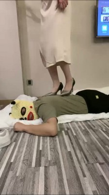 【Taiwan Trample Club】狠毒沁姐残忍高跟践踏【台湾踩踏俱乐部】 YC-220328-6