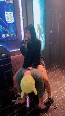 【00后蕬小乃】长腿妹子原味灰丝脚深喉女M YC-220401-7