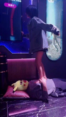 【00后蕬小乃】长腿妹子原味灰丝脚深喉女M YC-220401-7