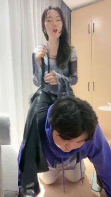 【惑心】舔脚婢的悲惨结局
