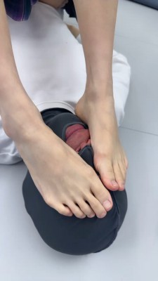 【蛋碎娇娃】『超S·联盟』白靴少女直播废掉色狼 YC-220408
