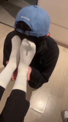 【婧児小主】晓G鞋跟虐踩肚脐搅动 两双高跟玩奴~ 折磨奴隶 YC-220405-8
