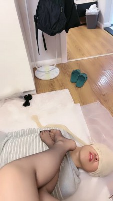 【00后蕬小乃】下班打游戏休闲虐女M YC-220410-7