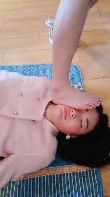 漂亮小姐姐凶狠踢裆 YC-220416