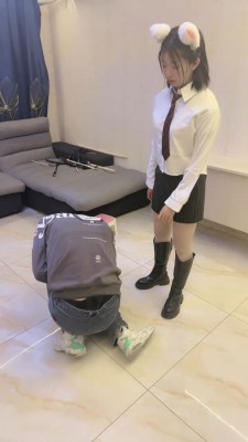 套路直播视频【依依子】萝莉主长靴重度提档/肉丝全体重踩踏 bf26741_HD绳艺资源