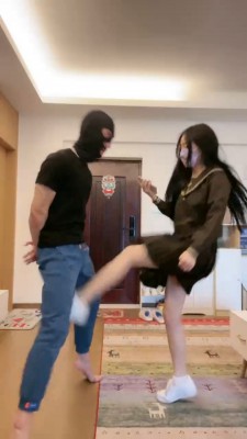 【婧児小主】婧児GTS POV 高跟鞋丝袜玩弄渺小的膜拜者 玩够把你丢进鞋里踩着你出门