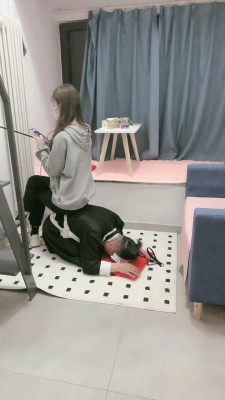 【晚晚】男保姆日常伺候/全体重踩背/钻胯/舔脏鞋底 bf27106_HD绳艺资源