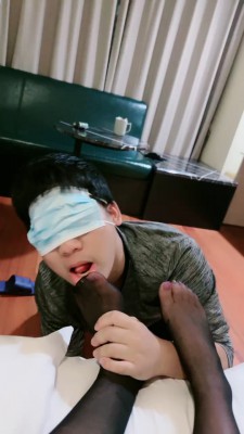 『奴隶岛』—得知男友恋足癖 k754361564-220427