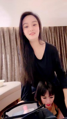 ktv小姐姐恋足深喉 YC-220429-6