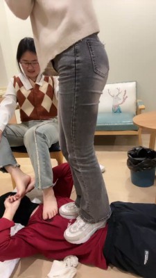 【珂珂女m】家教脚下的女m(上) YC-220430-12