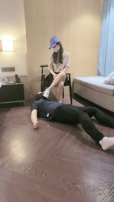 【珂珂女m】双S脚底下50分钟的踩踏煎熬 YC-220513-3