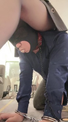【婧児小主】晓G帆布鞋脏白袜踩头踩脖子 踩踹审讯最后裁断囚犯脖子! YC-220516-4